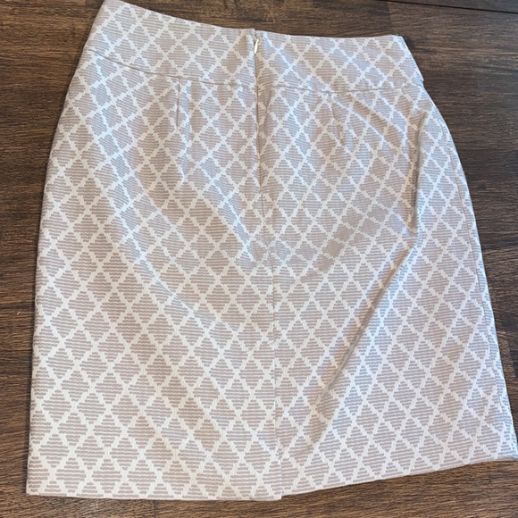 Banana Republic Factory Gorgeous Skirt 4 - Picture 3 of 6